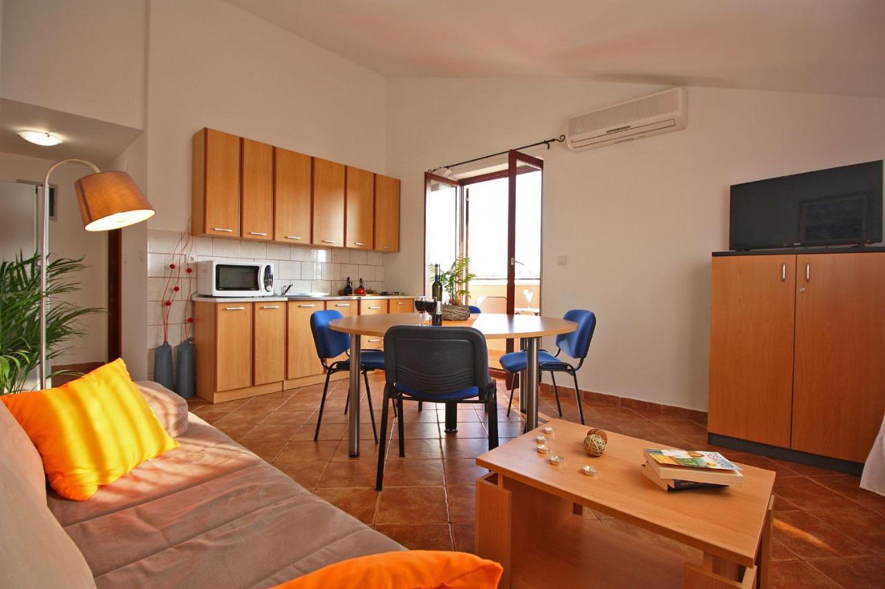 Brijunisol - 3 Apartments Top Position Near The Beautiful Beach Fažana Eksteriør bilde