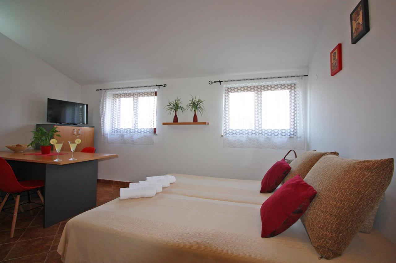 Brijunisol - 3 Apartments Top Position Near The Beautiful Beach Fažana Eksteriør bilde