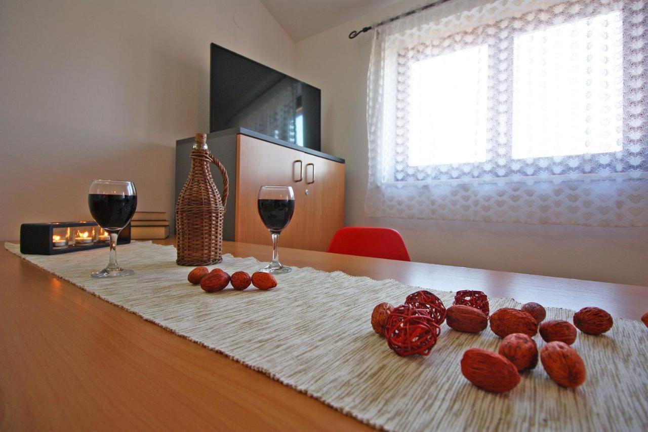 Brijunisol - 3 Apartments Top Position Near The Beautiful Beach Fažana Eksteriør bilde