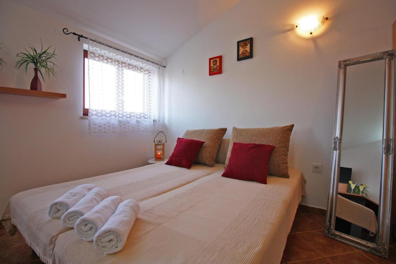 Brijunisol - 3 Apartments Top Position Near The Beautiful Beach Fažana Eksteriør bilde
