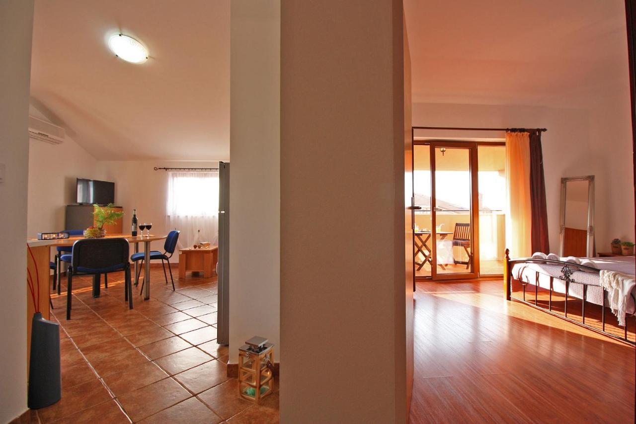 Brijunisol - 3 Apartments Top Position Near The Beautiful Beach Fažana Eksteriør bilde