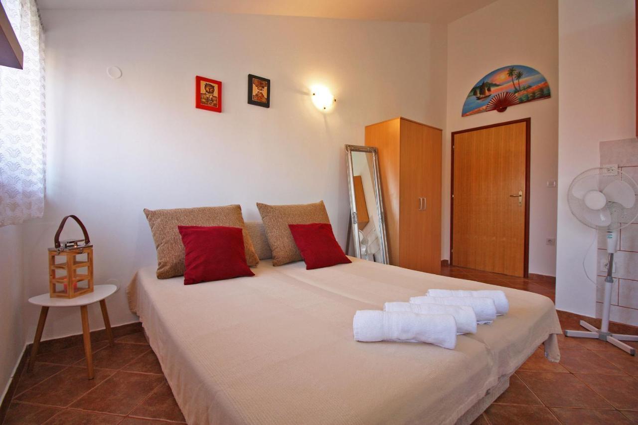 Brijunisol - 3 Apartments Top Position Near The Beautiful Beach Fažana Eksteriør bilde