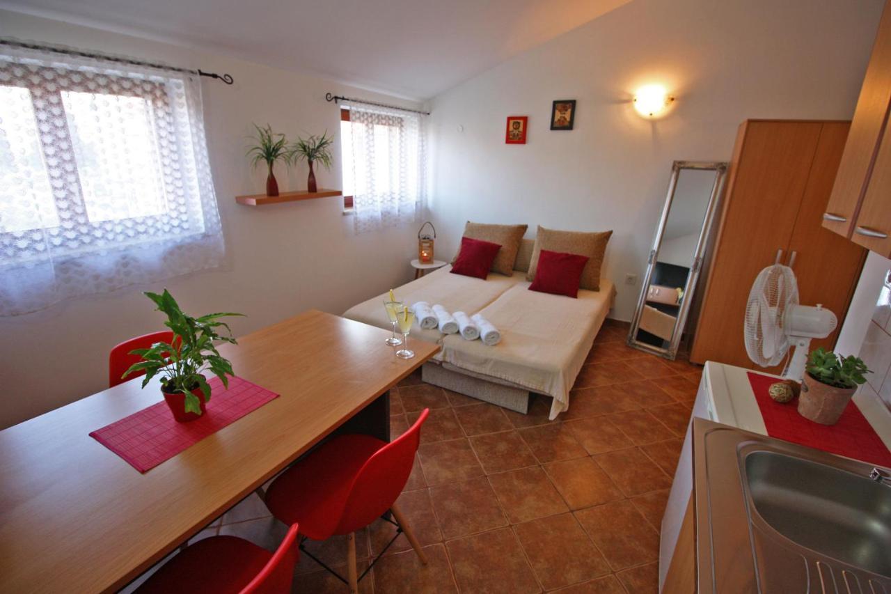 Brijunisol - 3 Apartments Top Position Near The Beautiful Beach Fažana Eksteriør bilde