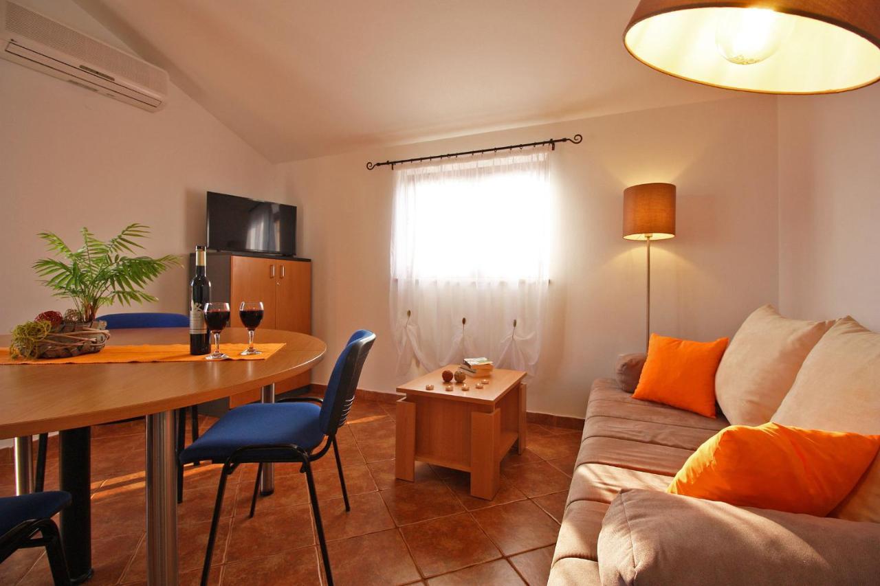 Brijunisol - 3 Apartments Top Position Near The Beautiful Beach Fažana Eksteriør bilde